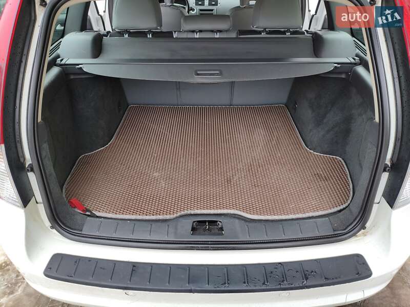 Универсал Volvo V50 2010 в Киеве