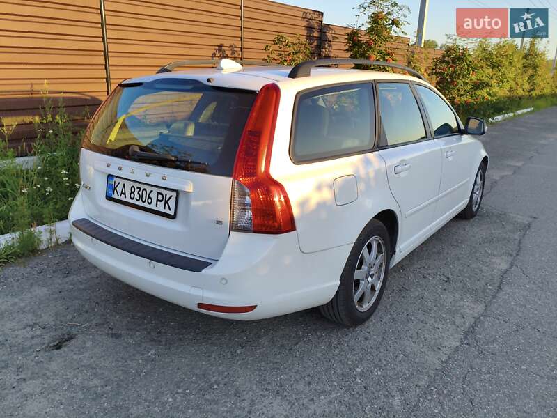 Универсал Volvo V50 2010 в Киеве