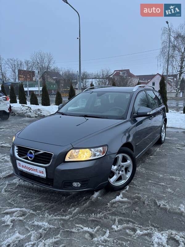 Универсал Volvo V50 2012 в Белогородке