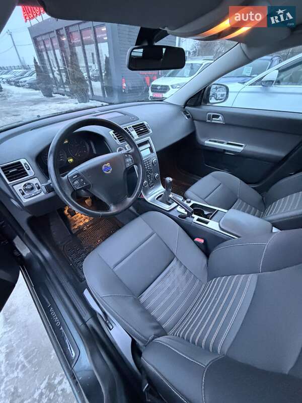Универсал Volvo V50 2012 в Белогородке
