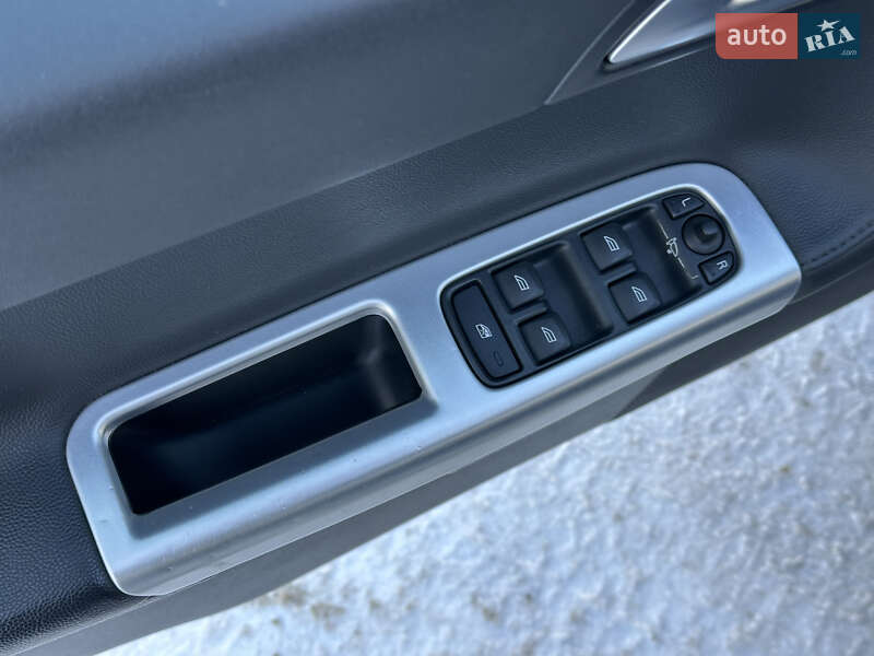 Универсал Volvo V50 2011 в Луцке