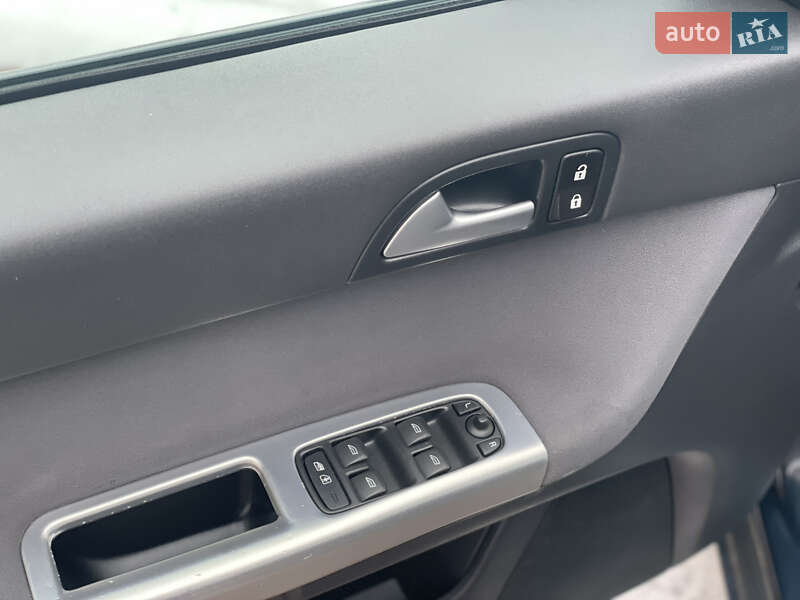 Універсал Volvo V50 2011 в Стрию