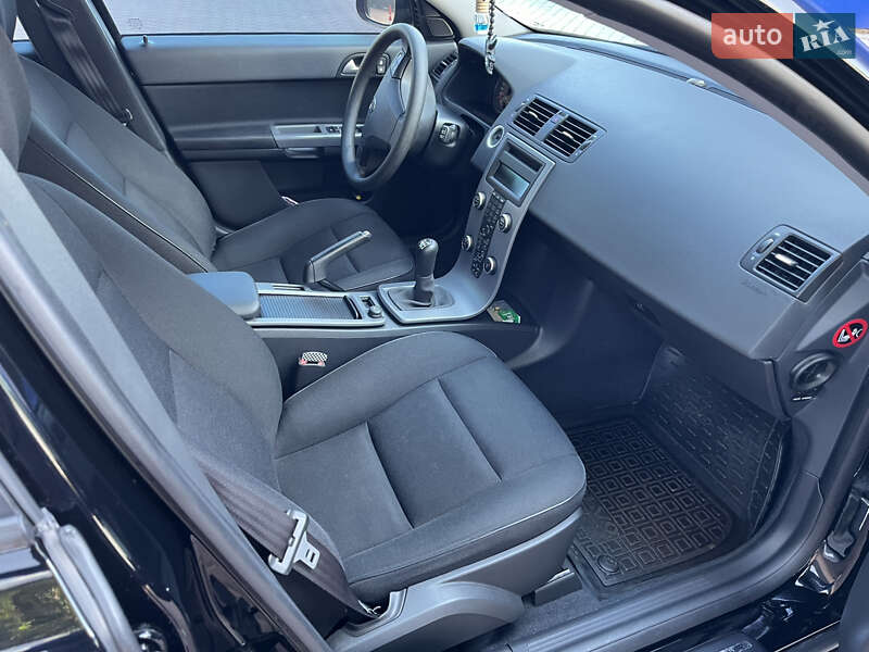 Універсал Volvo V50 2011 в Жовтих Водах