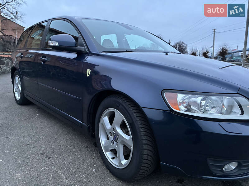 Универсал Volvo V50 2012 в Киеве