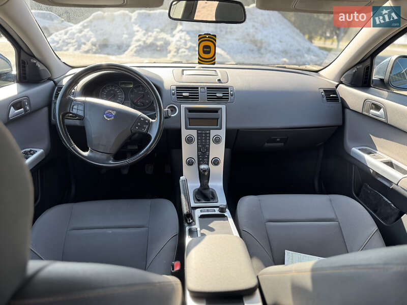 Универсал Volvo V50 2010 в Луцке