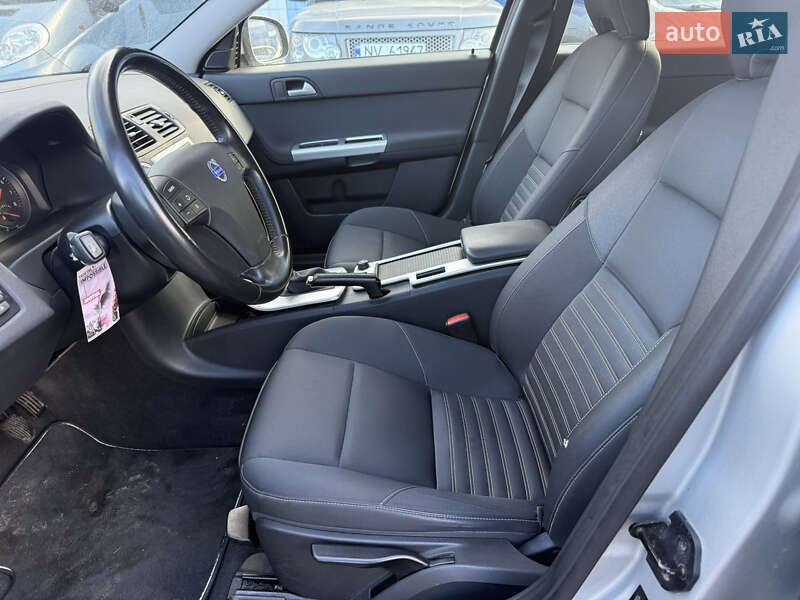 Универсал Volvo V50 2010 в Ровно