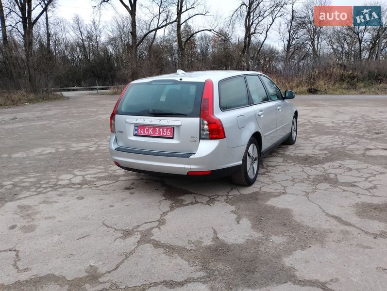 Универсал Volvo V50 2010 в Тернополе