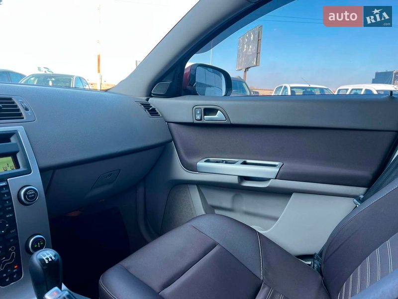 Универсал Volvo V50 2009 в Львове