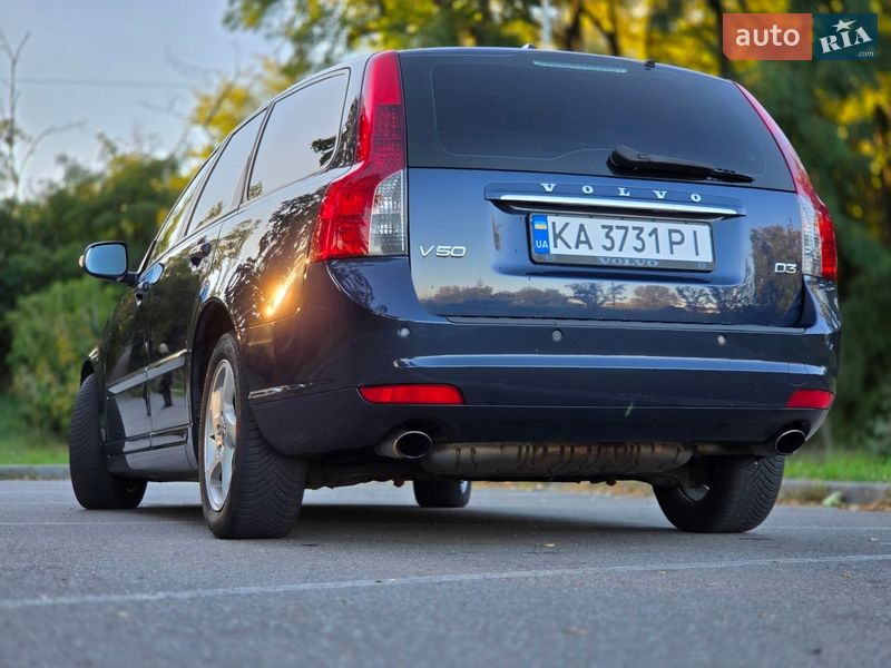 Универсал Volvo V50 2012 в Вышгороде