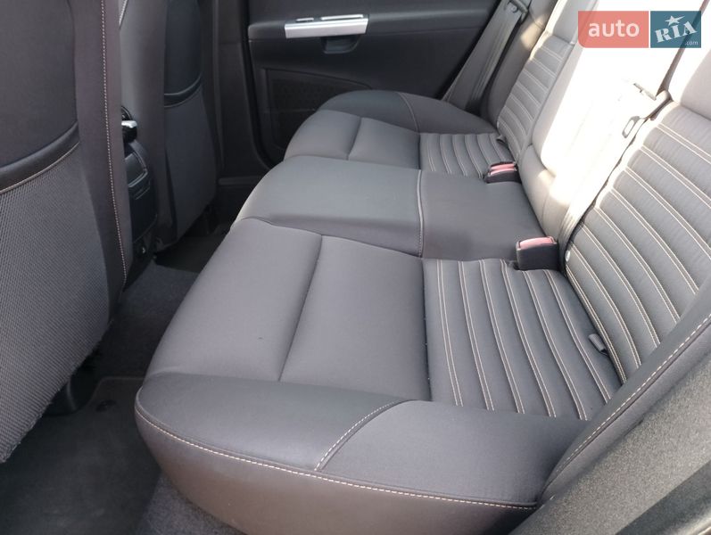 Универсал Volvo V50 2010 в Тернополе