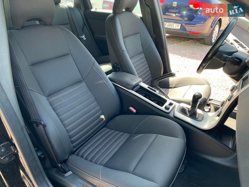 Универсал Volvo V50 2012 в Ровно фото 15 Универсал Volvo V50 2012 в Ровно