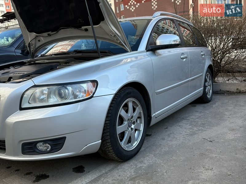 Универсал Volvo V50 2012 в Киеве