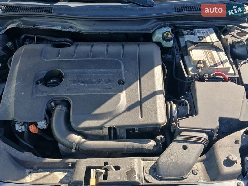 Универсал Volvo V50 2010 в Киеве