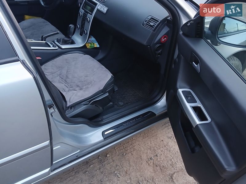 Универсал Volvo V50 2010 в Вараше фото 12 Универсал Volvo V50 2010 в Вараше
