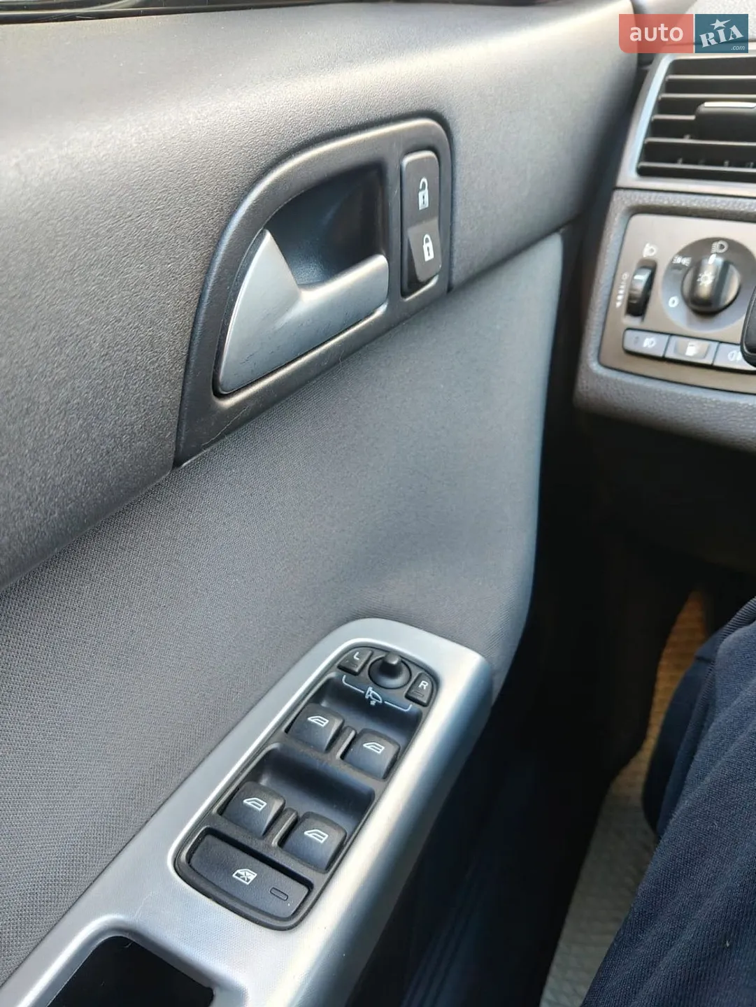2010 Volvo V50 - мініатюра 17
