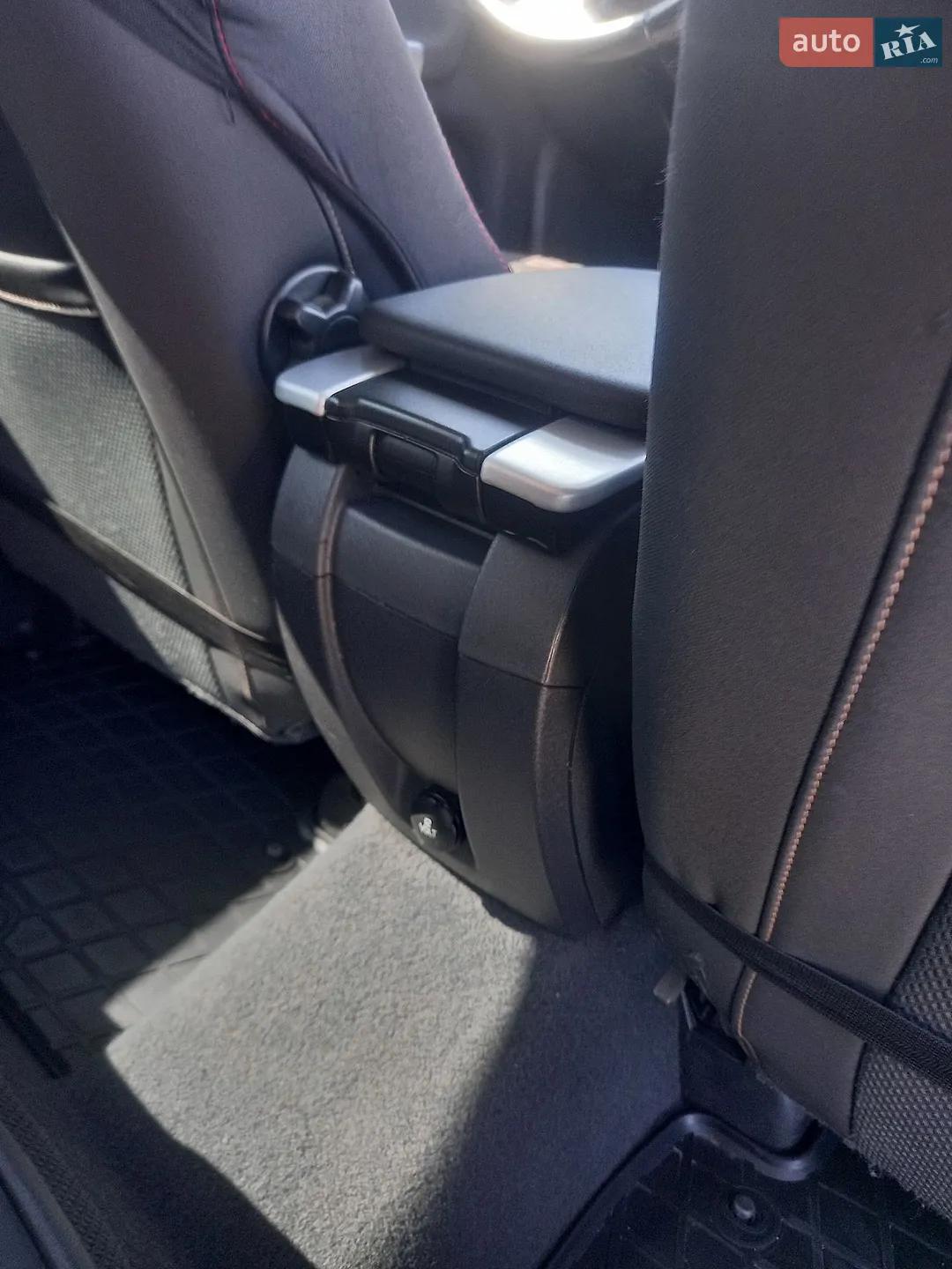 2010 Volvo V50 - мініатюра 16