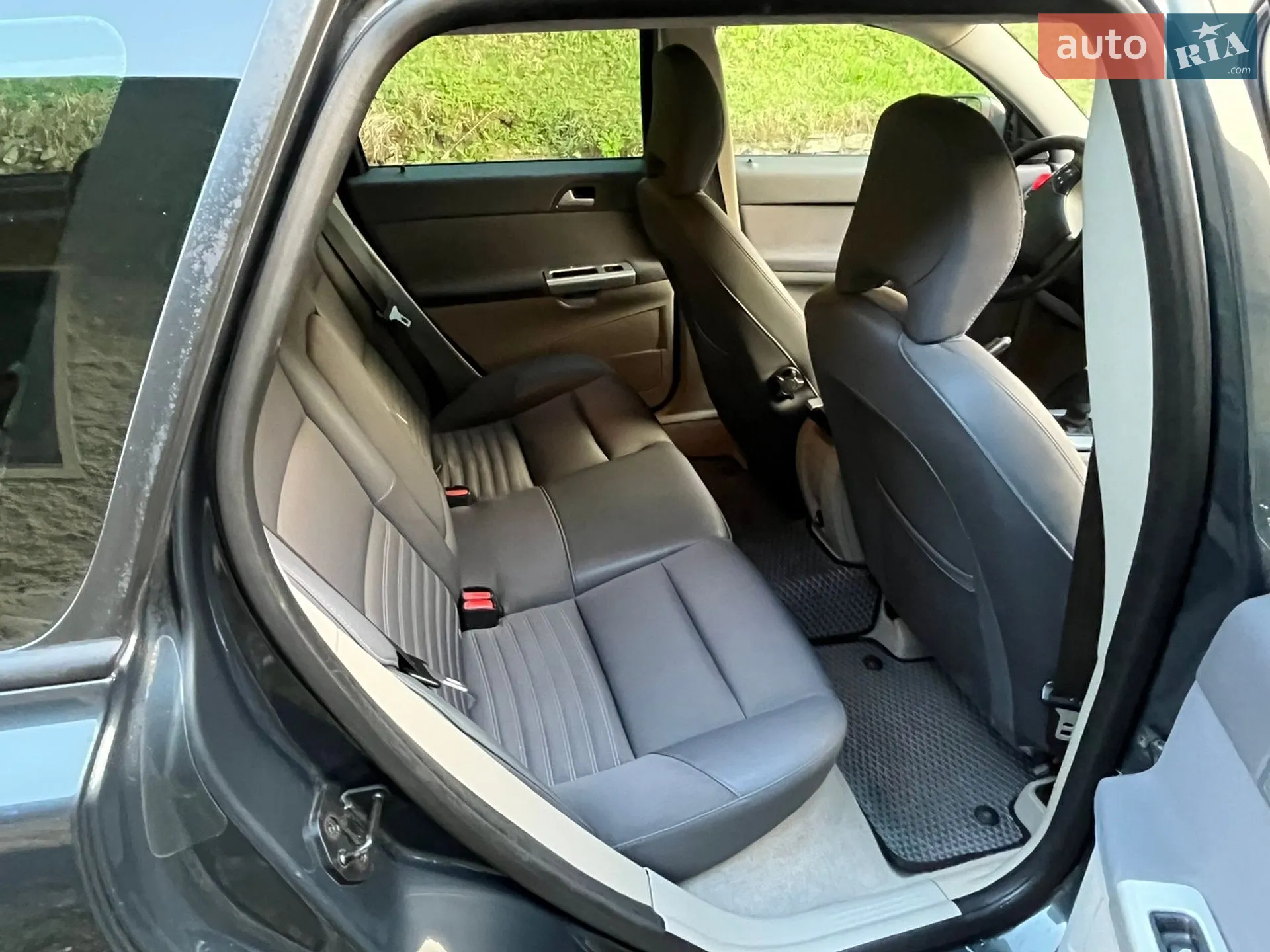 2010 Volvo V50 - мініатюра 8
