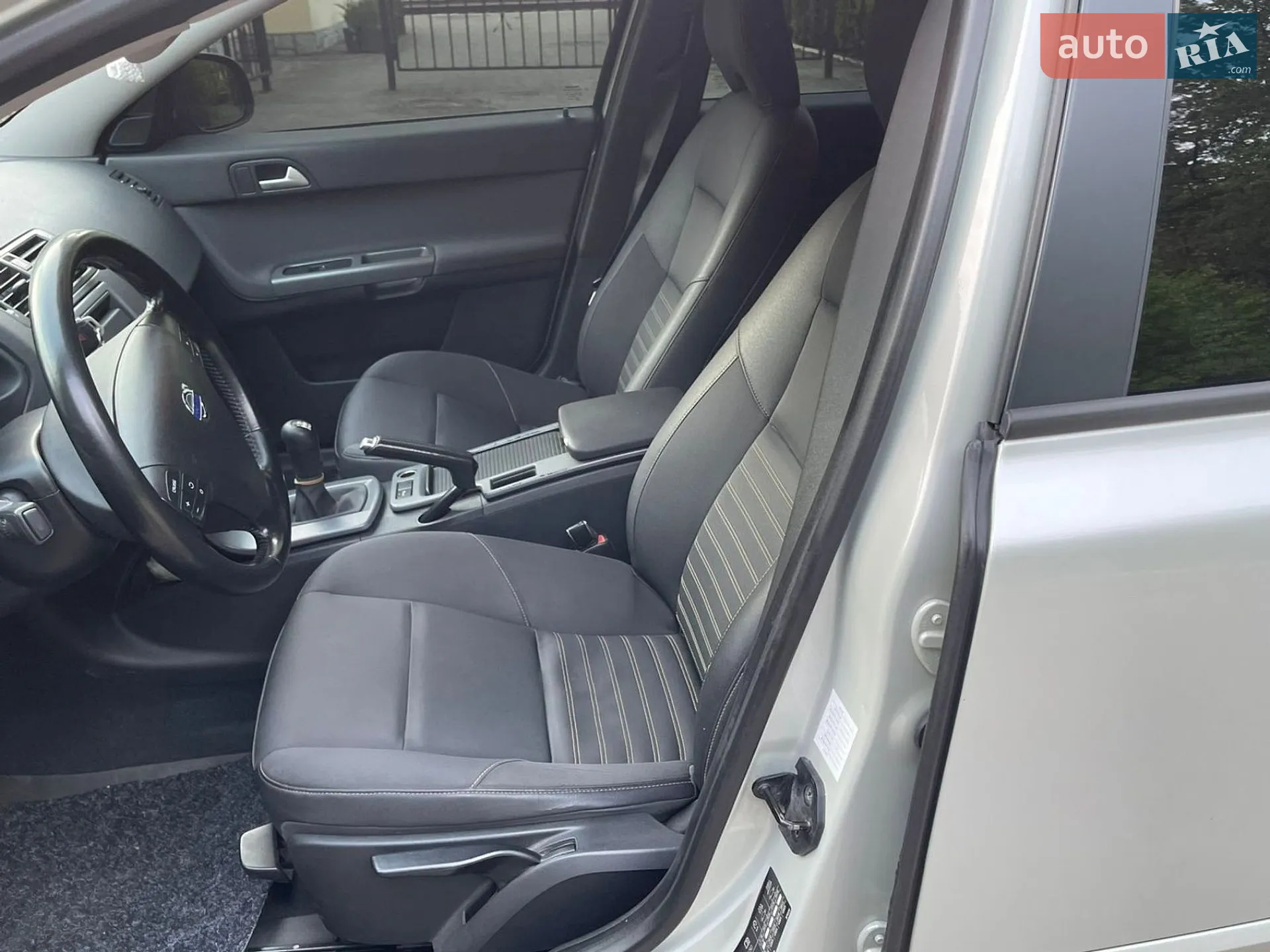 2010 Volvo V50 - мініатюра 16