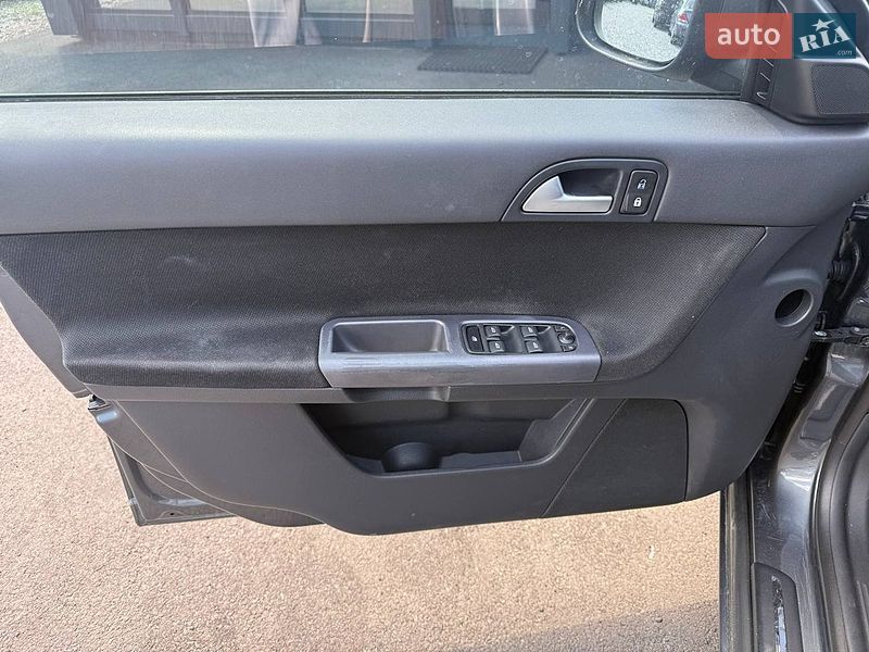 Универсал Volvo V50 2010 в Киеве фото 16 Универсал Volvo V50 2010 в Киеве