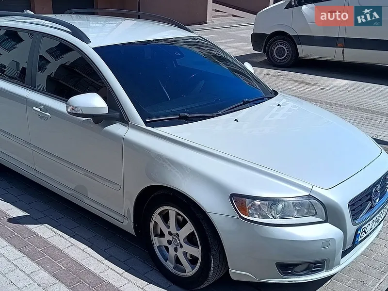 Volvo V50
