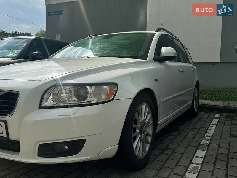 Volvo V50
