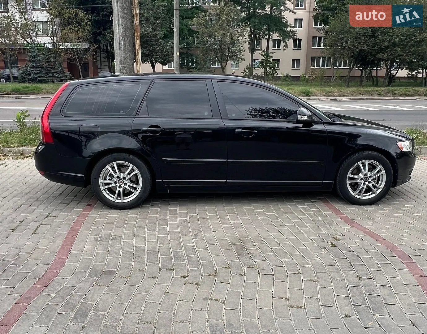 2011 Volvo V50 - мініатюра 2
