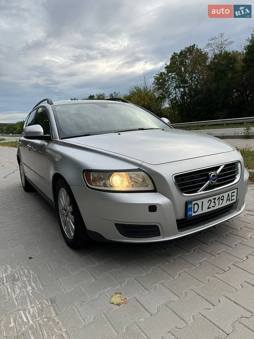 2010 Volvo V50 - фото 1