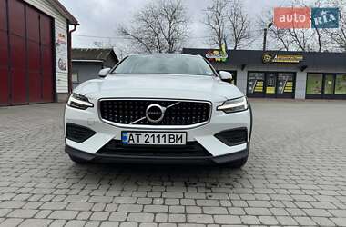 Универсал Volvo V60 Cross Country 2020 в 