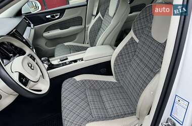 Универсал Volvo V60 Cross Country 2020 в 