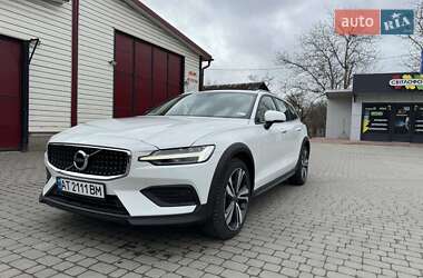 Volvo V60 Cross Country 2020