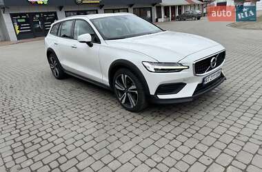 Универсал Volvo V60 Cross Country 2020 в 