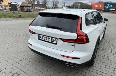 Универсал Volvo V60 Cross Country 2020 в 