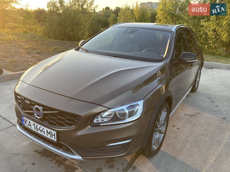 Универсал Volvo V60 Cross Country 2017 в Черкассах