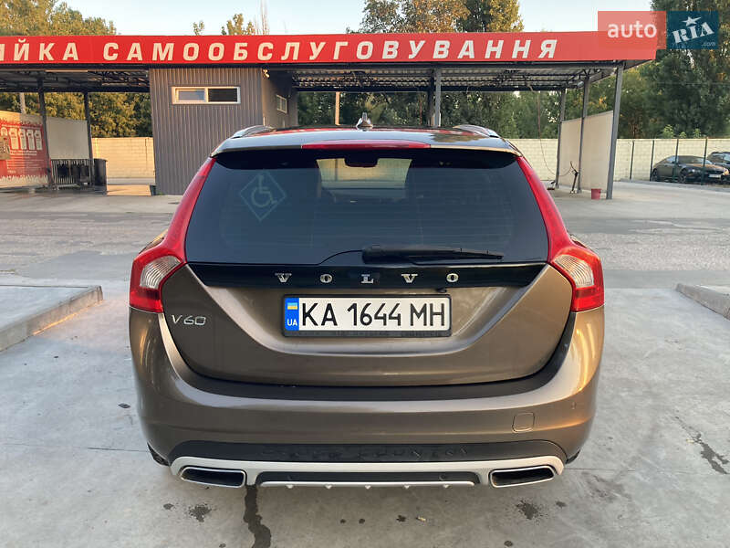 Универсал Volvo V60 Cross Country 2017 в Черкассах