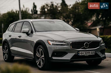 Універсал Volvo V60 Cross Country 2023 в Одесі