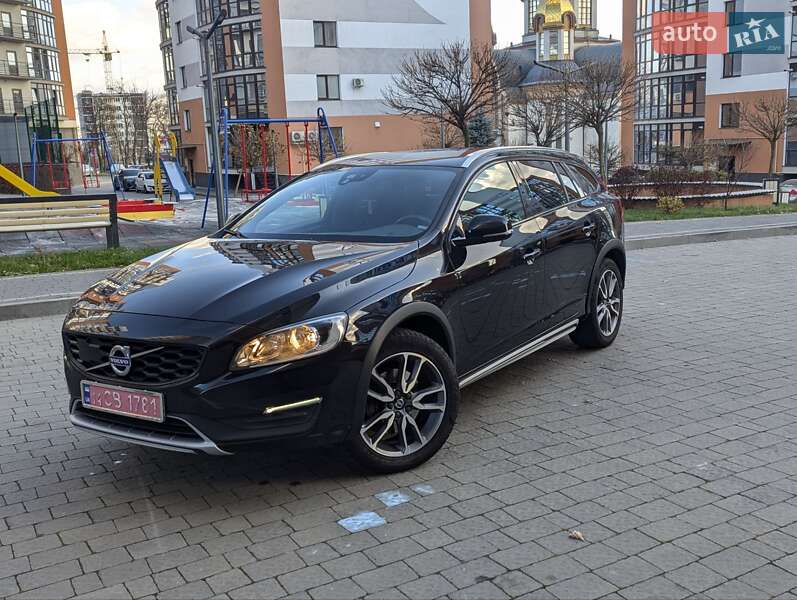Универсал Volvo V60 Cross Country 2017 в 