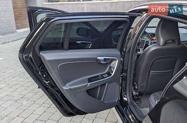 Универсал Volvo V60 Cross Country 2017 в 