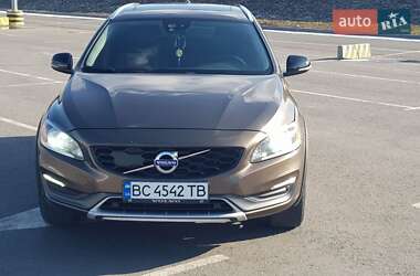 Универсал Volvo V60 Cross Country 2015 в Городке