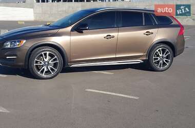 Универсал Volvo V60 Cross Country 2015 в Городке