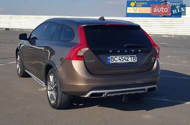 Универсал Volvo V60 Cross Country 2015 в Городке