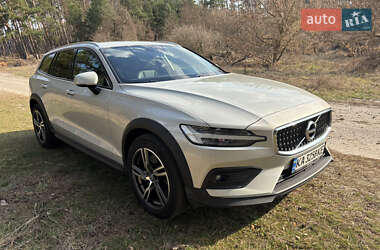 Универсал Volvo V60 Cross Country 2019 в 