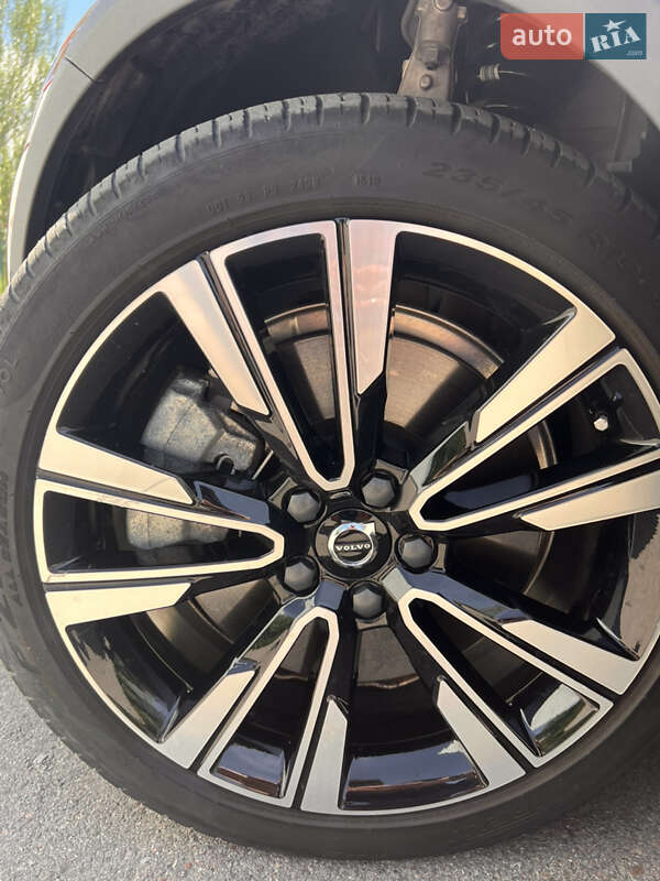 Универсал Volvo V60 Cross Country 2019 в Киеве фото 17 Универсал Volvo V60 Cross Country 2019 в Киеве