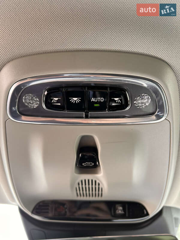 Универсал Volvo V60 Cross Country 2019 в Киеве фото 46 Универсал Volvo V60 Cross Country 2019 в Киеве