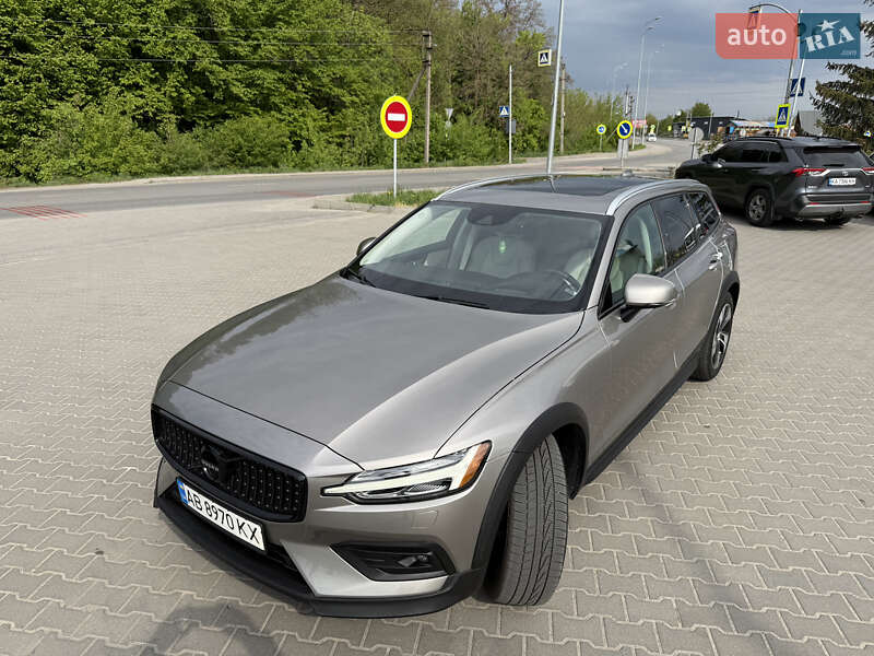 Универсал Volvo V60 Cross Country 2019 в Виннице