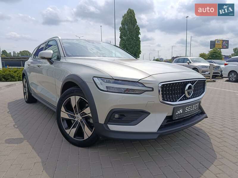 Універсал Volvo V60 Cross Country 2020 в 