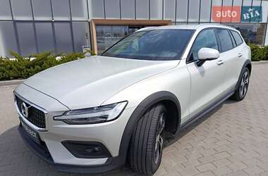 Універсал Volvo V60 Cross Country 2020 в 