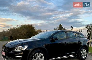 Универсал Volvo V60 Cross Country 2017 в 