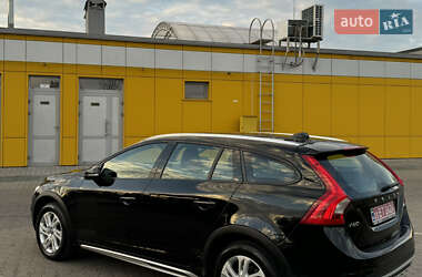 Универсал Volvo V60 Cross Country 2017 в 