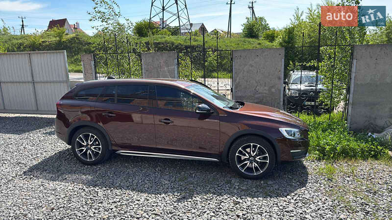 Універсал Volvo V60 Cross Country 2016 в 
