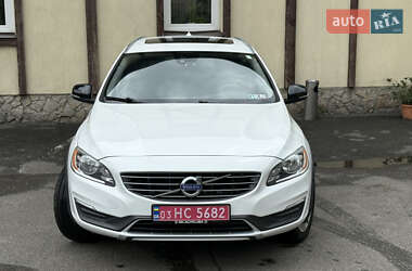 Универсал Volvo V60 Cross Country 2016 в 